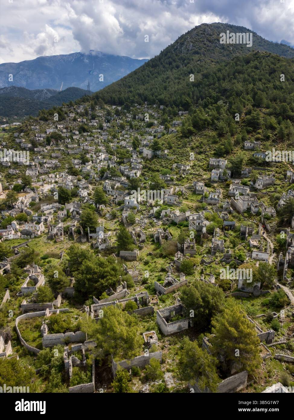 Vue aérienne de la ville fantôme de Kayakoy maisons en ruines à Fethiye Banque D'Images