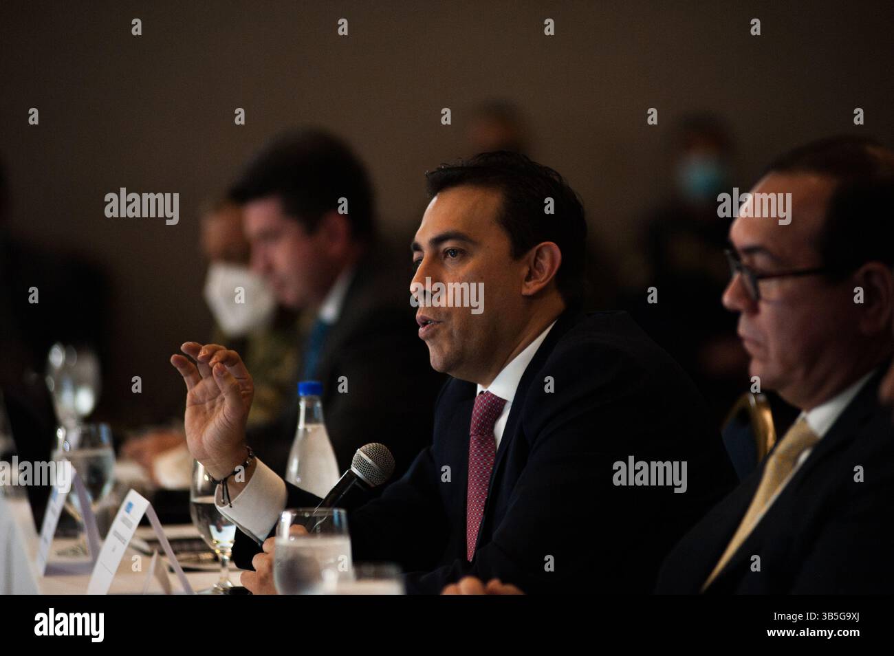 22 mars 2022, Bogota, Cundinamarca, Colombie : le registraire national colombien Alexander Vega lors d'une réunion de garanties électorales où le registraire national Alexander Vega a choisi de ne pas faire un nouveau dépouillement pour les élections législatives de 2022, à Bogota, Colombie le 22 mars 2022. Photo par : Chepa Beltran/long Visual Press (crédit image : © Chepa Beltran/LongVisual via ZUMA Press Wire) Banque D'Images