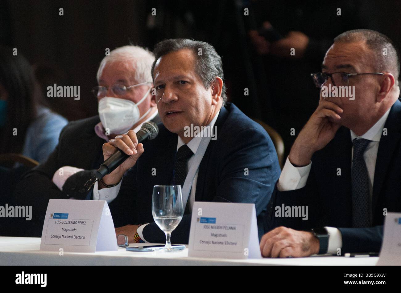 22 mars 2022, Bogota, Cundinamarca, Colombie : Luis Guillermo Perez magistrat de la Commission électorale lors d'une réunion de garanties électorales où le registraire national Alexander Vega a choisi de ne pas faire un nouveau dépouillement électoral pour les élections législatives de 2022, à Bogota, Colombie le 22 mars 2022. Photo par : Chepa Beltran/long Visual Press (crédit image : © Chepa Beltran/LongVisual via ZUMA Press Wire) Banque D'Images