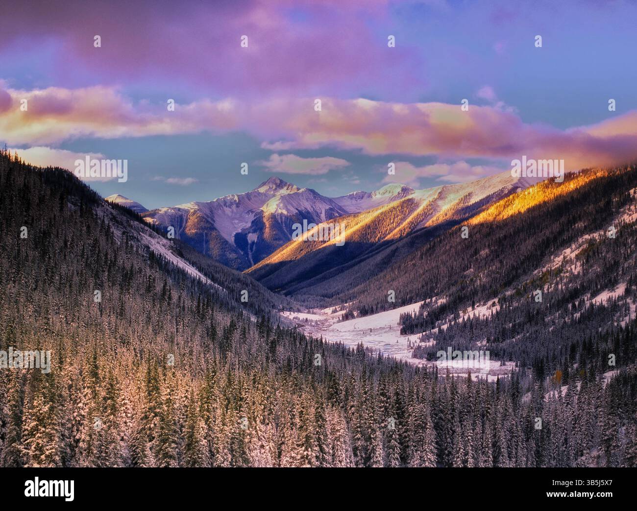 Nouvelle neige et pics. San Juan Mountains, Colorado Banque D'Images
