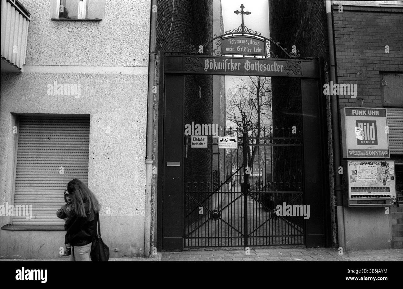 Allemagne, Berlin, 03.04.1992, cimetière de Neukoelln, Boehmischer Gottesacker (Herrnhuter), je sais que mon Sauveur vit, l'Europe Banque D'Images Allemagne, Berlin, 03.04.1992, cimetière de Neukoelln, Boehmischer Gottesacker (Herrnhuter), je sais que mon Sauveur vit, l'Europe Banque D'Images