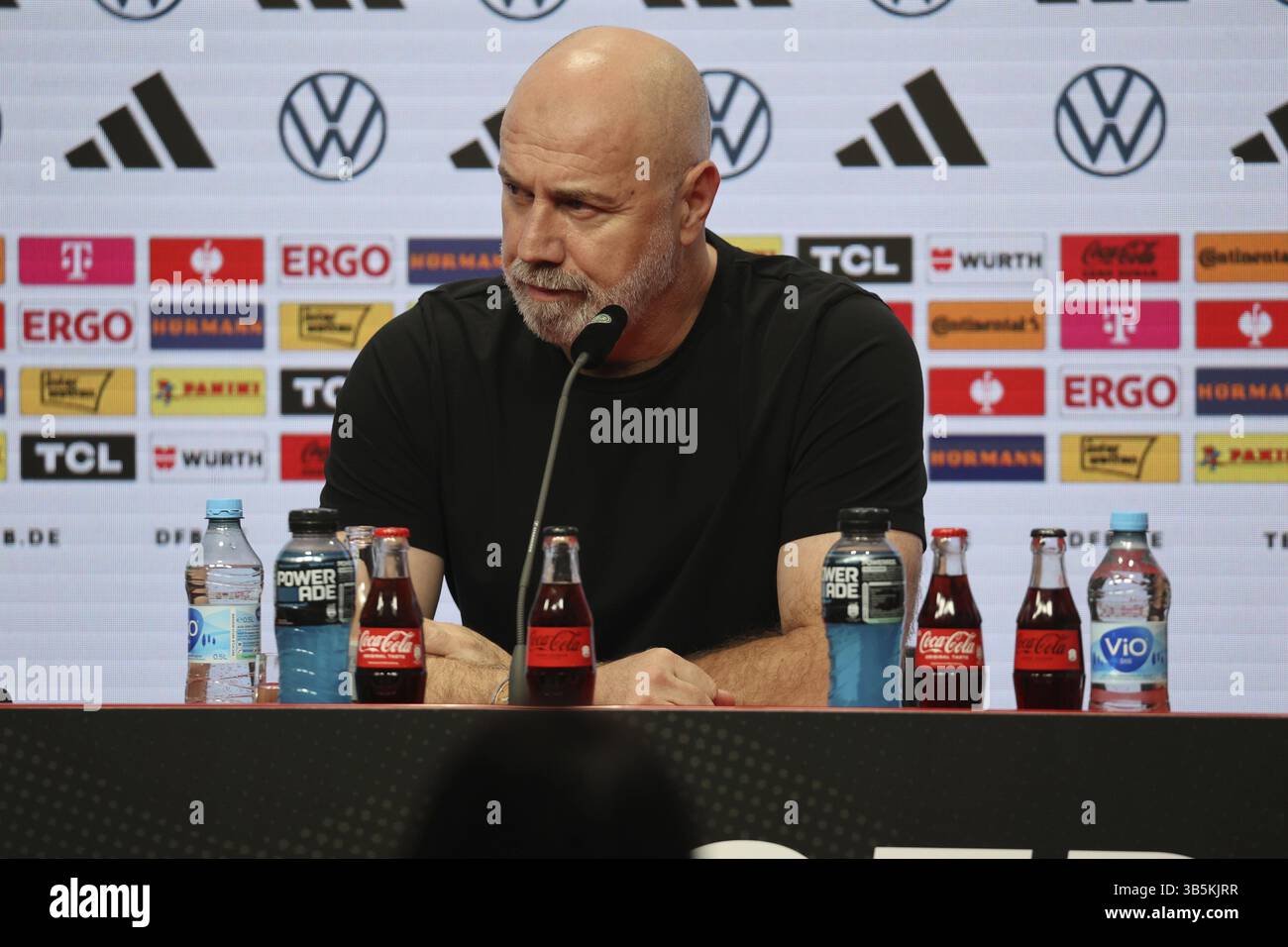 L'entraîneur Sergej Barbarez (Bosnie-Herzégovine) lors de la conférence de presse, PK après le match de l'UEFA Nations League : Allemagne vs Bosnie-Herzégovine, Frei Banque D'Images