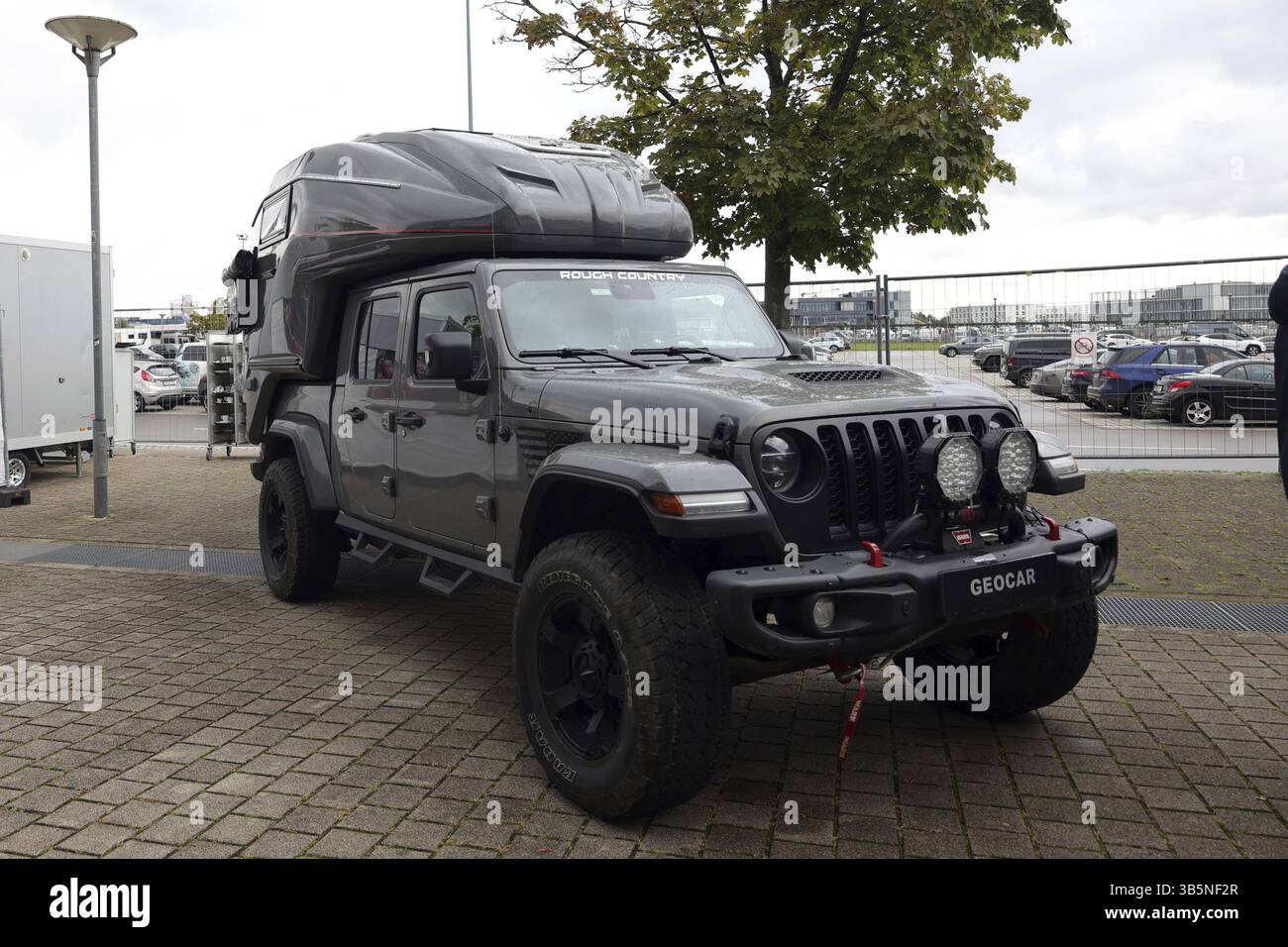 Toutes sortes de véhicules de camping au salon Caravan Live Freiburg 2024 - le salon pour les campeurs, camping-cars et amoureux de la nature. Pas seulement Banque D'Images