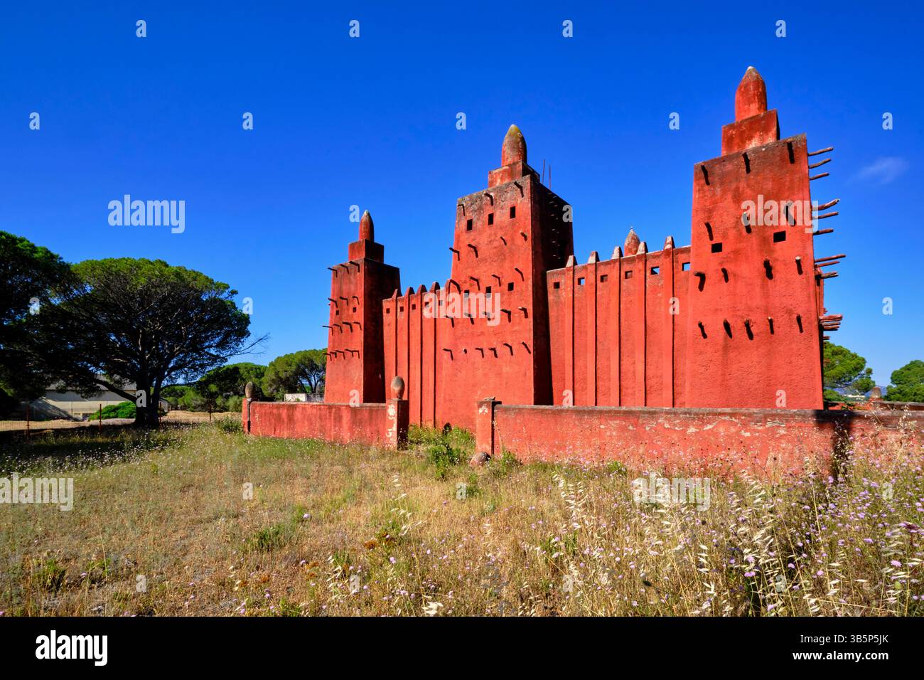 France, Var, Fréjus, ancien camp de Caïs, la mosquée soudanaise Missiri achevée en 1930, réplique de la mosquée Djenné au Mali Banque D'Images
