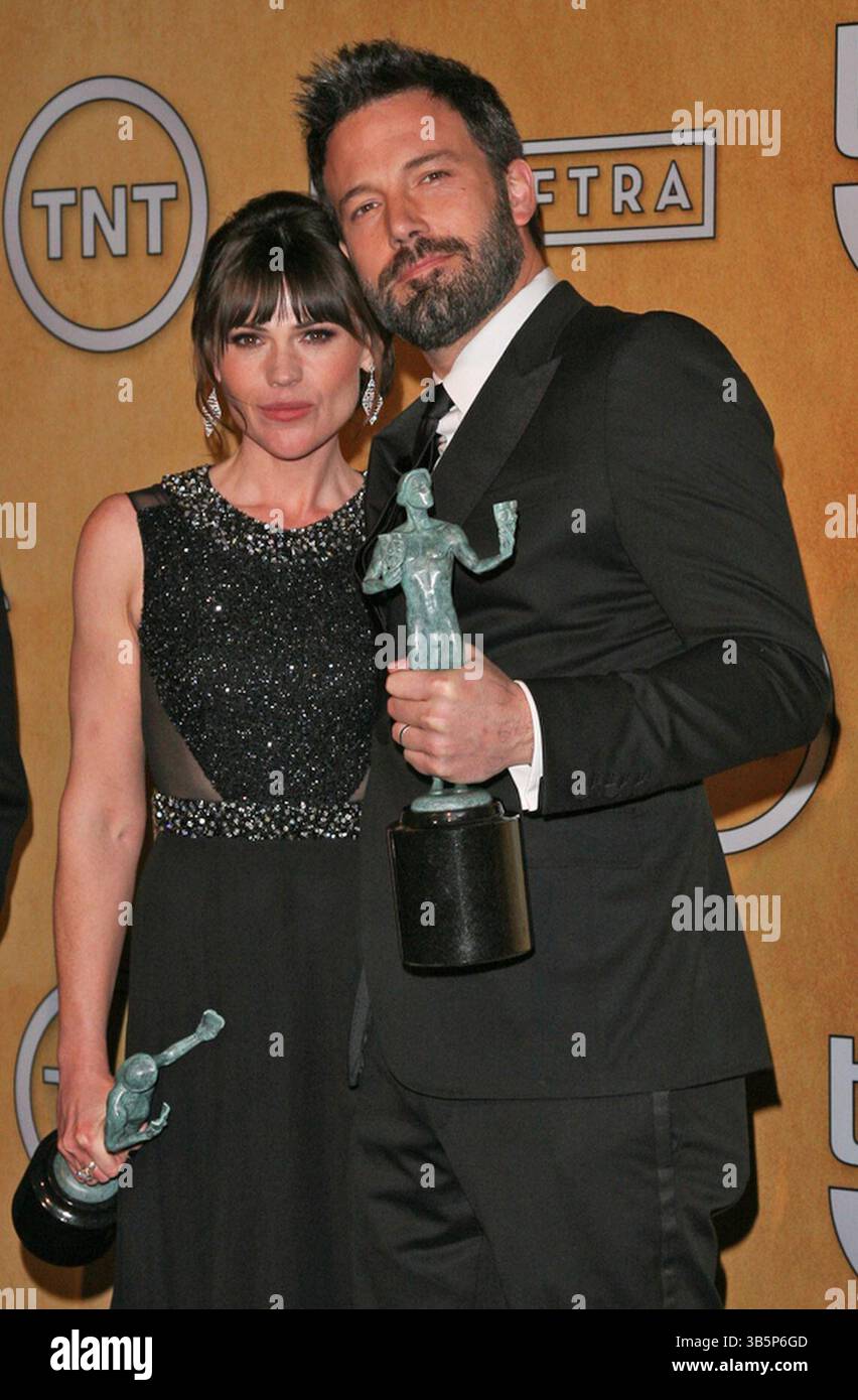 LOS ANGELES, CA - JANVIER 27 : Ben Affleck pose dans la salle de presse lors de la 19e cérémonie annuelle Screen Actors Guild Awards qui s'est tenue au Shrine Auditorium le 27 janvier 2013 à Los Angeles, Californie. Personnes : Ben Affleck. (Crédit image : © SMG via ZUMA Press Wire) Banque D'Images