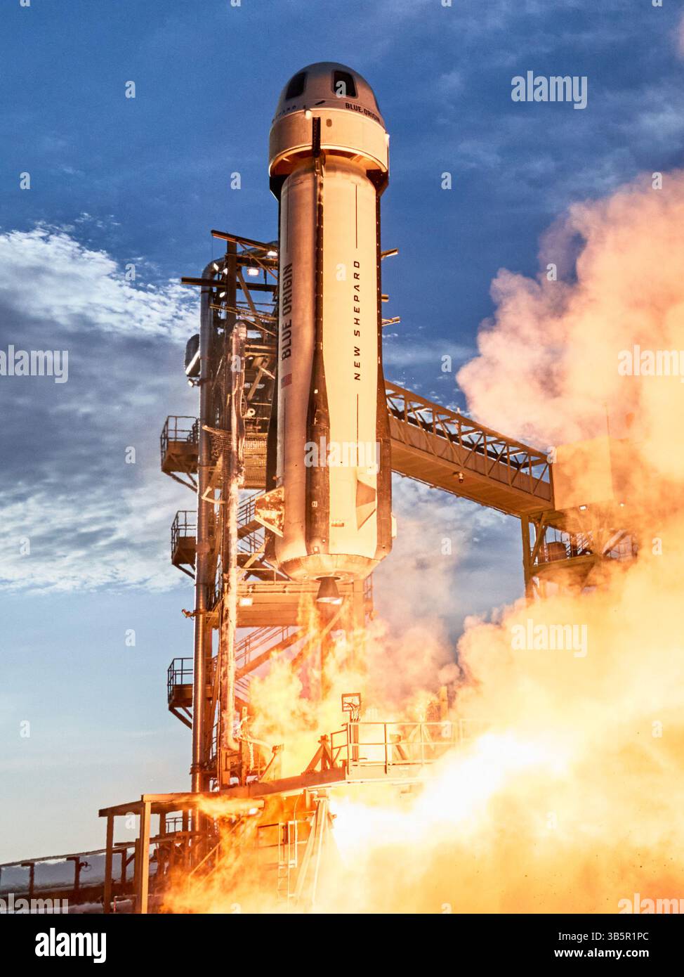 Texas, États-Unis. 14 avril 2025. Décollage. Système de lancement suborbital et mission d'atterrissage. Ce vol suborbital, le 31e du programme New Shepard et le 11e équipage, prolongera l’initiative de Blue Origin pour démocratiser l’accès à l’espace, ayant déjà transporté 52 personnes au-delà de la ligne Karman. États-Unis (crédit image : © Blue Origin/ZUMA Press Wire) USAGE ÉDITORIAL SEULEMENT ! Non destiné à UN USAGE commercial ! Banque D'Images