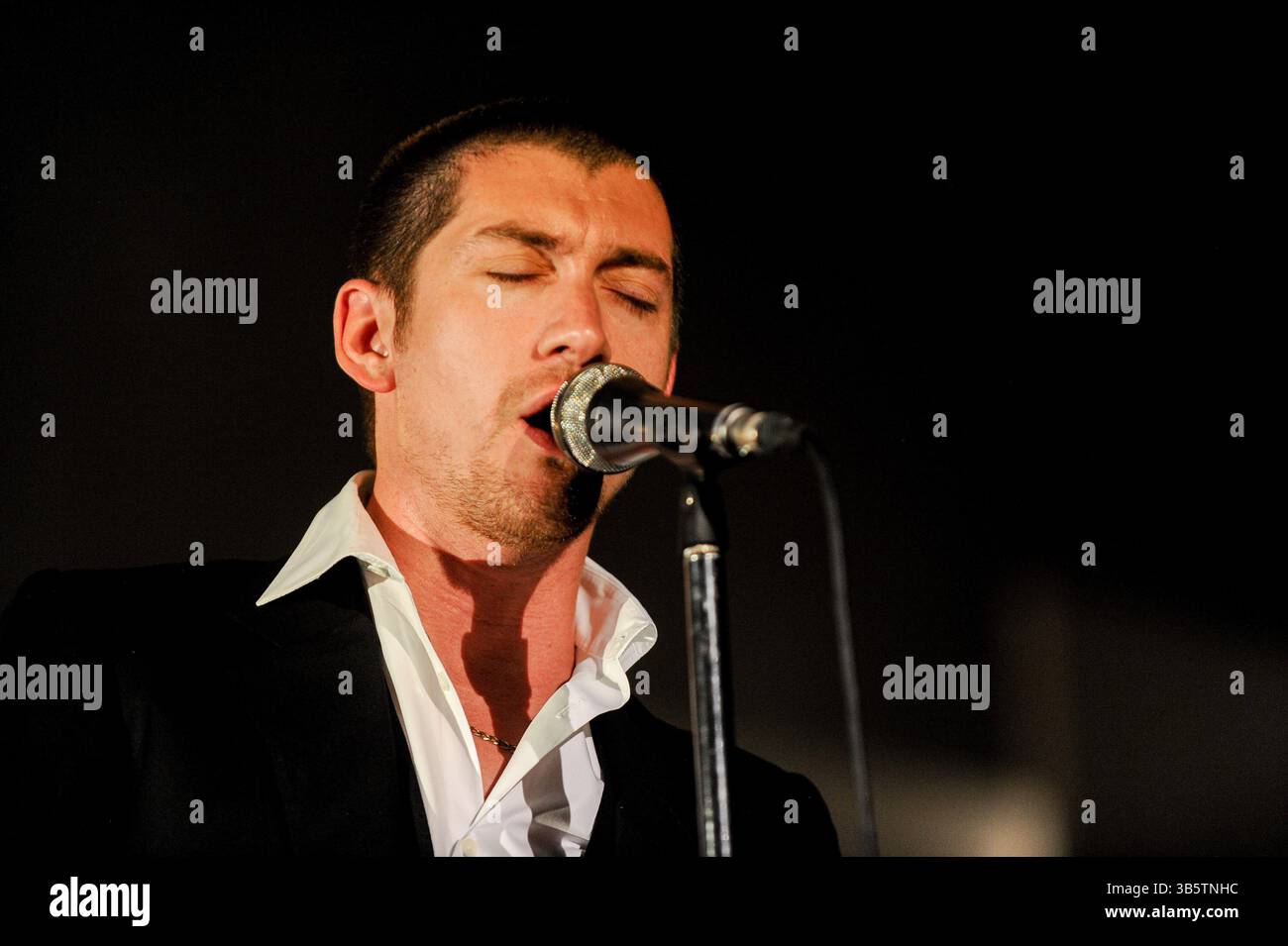 18 septembre 2018, Sheffield, South Yorkshire, Royaume-Uni : Alex Turner, chanteur des Arctic Monkeys, présente un spectacle à Sheffield Arena. (Crédit image : © Robin Burns/SOPA images via ZUMA Press Wire) Banque D'Images 18 septembre 2018, Sheffield, South Yorkshire, Royaume-Uni : Alex Turner, chanteur des Arctic Monkeys, présente un spectacle à Sheffield Arena. (Crédit image : © Robin Burns/SOPA images via ZUMA Press Wire) Banque D'Images