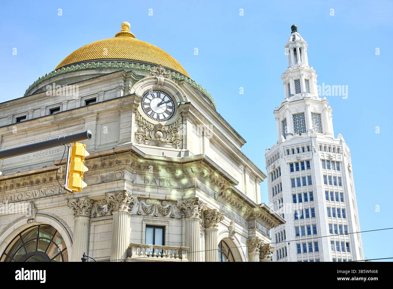 Buffalo, État de New York L'Electric Tower Historical Landmark construit en 1912 et la Buffalo Savings Bank est couverte d'un dôme Banque D'Images