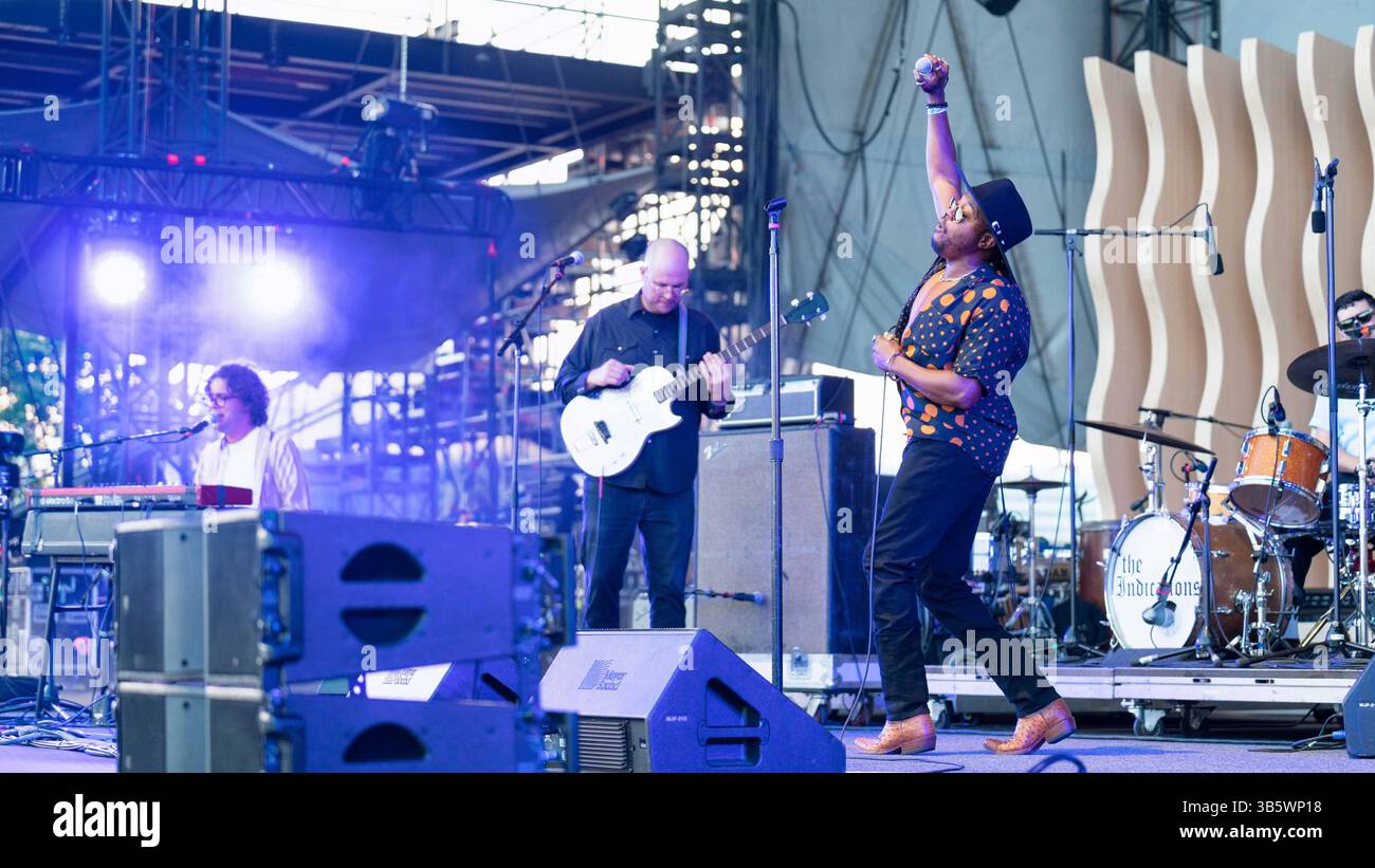 30 juin 2022, Chicago, Illinois, États-Unis : Durand Jones & The indications ouvrent pour Jack Johnson au Huntington Bank Pavilion à Chicago. (Crédit image : © Kenneth Johnson/ZUMA Press Wire) Banque D'Images