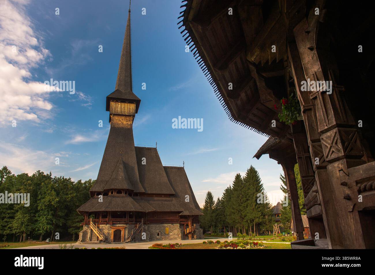 Monastère de Barsana, Maramures, montagnes des Carpates du nord de la Roumanie Banque D'Images
