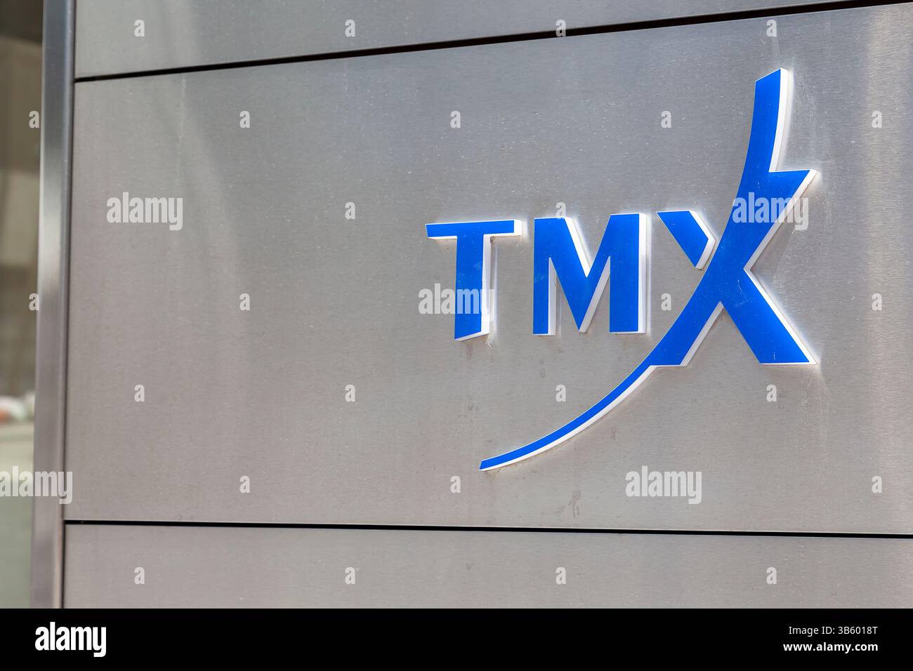 Toronto, Canada - 16 mai 2020 : le signe de la compagnie TMX est visible à l'extérieur de leur siège social, au centre-ville de Toronto, Canada. Banque D'Images