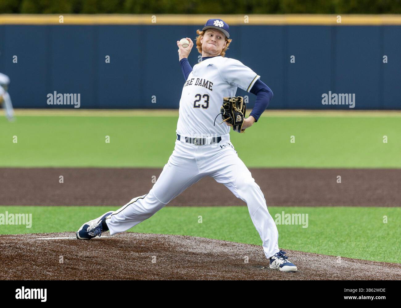 09 avril 2022 : le lanceur notre Dame Austin Temple (23 ans) livre le pitch lors d'un match de baseball de la NCAA entre les Tigers de Clemson et les Fighting Irish de notre Dame au Frank Eck Stadium à South Bend, Indiana. Notre Dame a battu Clemson 8-1. John Mersits/CSM.(image de crédit : © John Mersits/CSM via ZUMA Press Wire) Banque D'Images