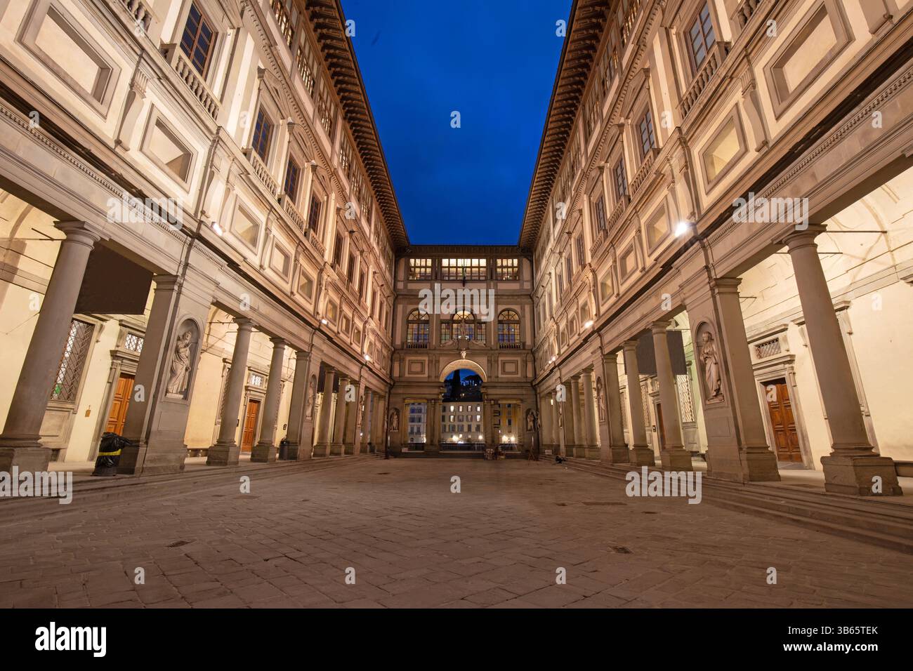 Florence - la galerie Uffizi au crépuscule. Banque D'Images