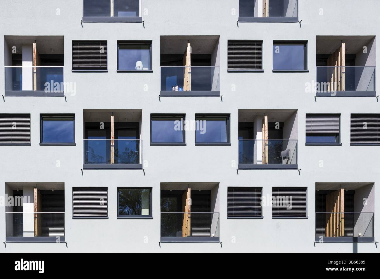 Façade de bloc d'appartement immobilier Banque D'Images