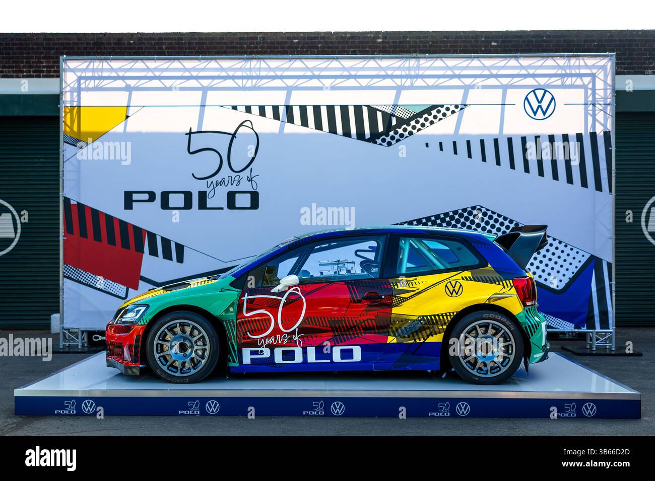 Volkswagen célèbre le 50e anniversaire de la Polo au Bicester Heritage Scramble. Banque D'Images