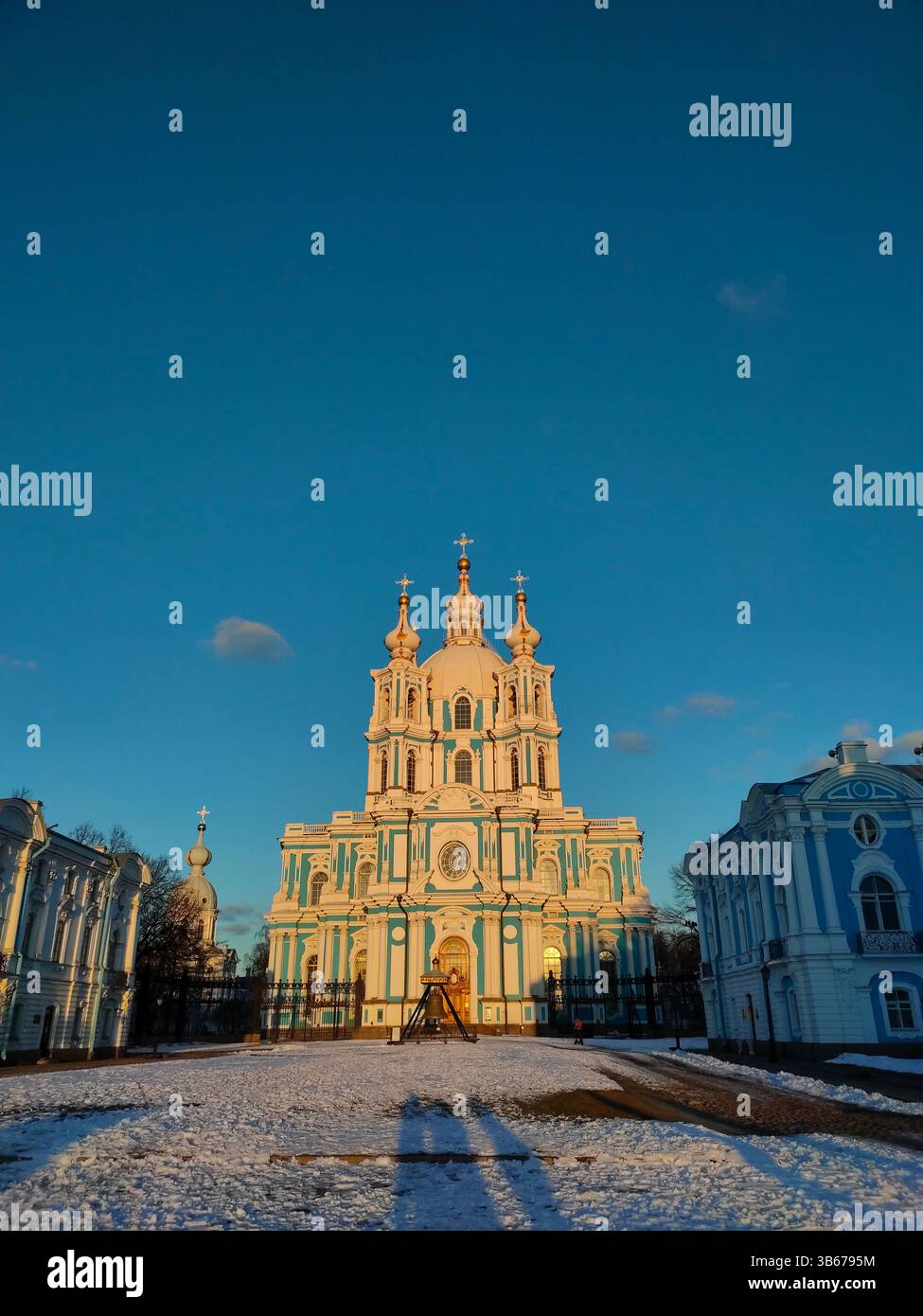 Cathédrale baroque dans la neige. Banque D'Images