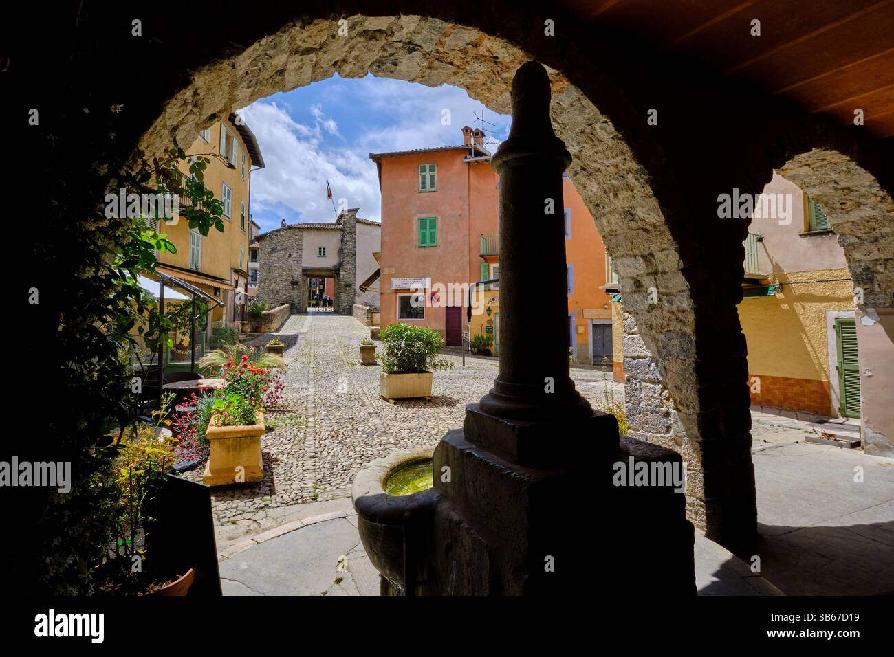 France, Alpes-Maritimes, Vallée du Bévéra, Sospel, place Saint Nicolas Banque D'Images