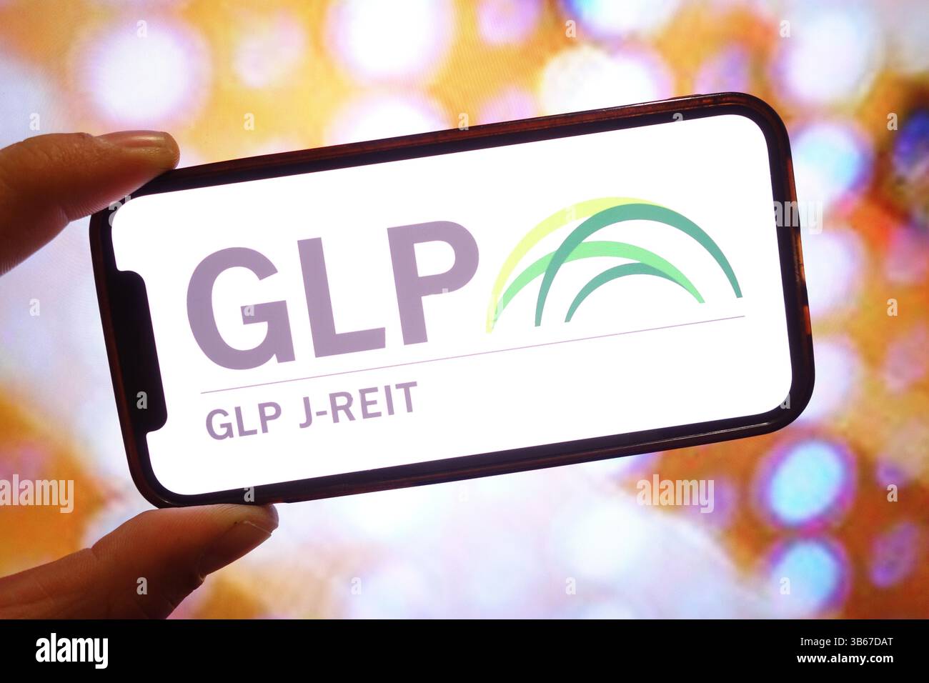 Pologne. 26 avril 2025. Dans cette illustration photo, le logo de la société GLP J-REIT est affiché sur l'écran d'un smartphone. (Crédit image : © Piotr SWAT/SOPA images via ZUMA Press Wire) USAGE ÉDITORIAL SEULEMENT ! Non destiné à UN USAGE commercial ! Banque D'Images