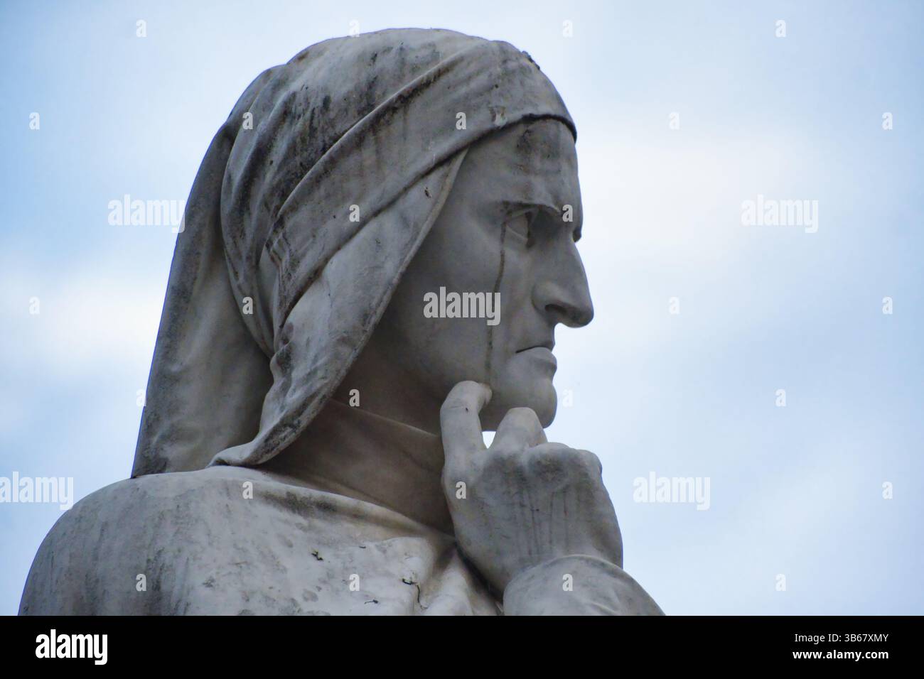 Gros plan du visage de la statue de Dante à Vérone Banque D'Images
