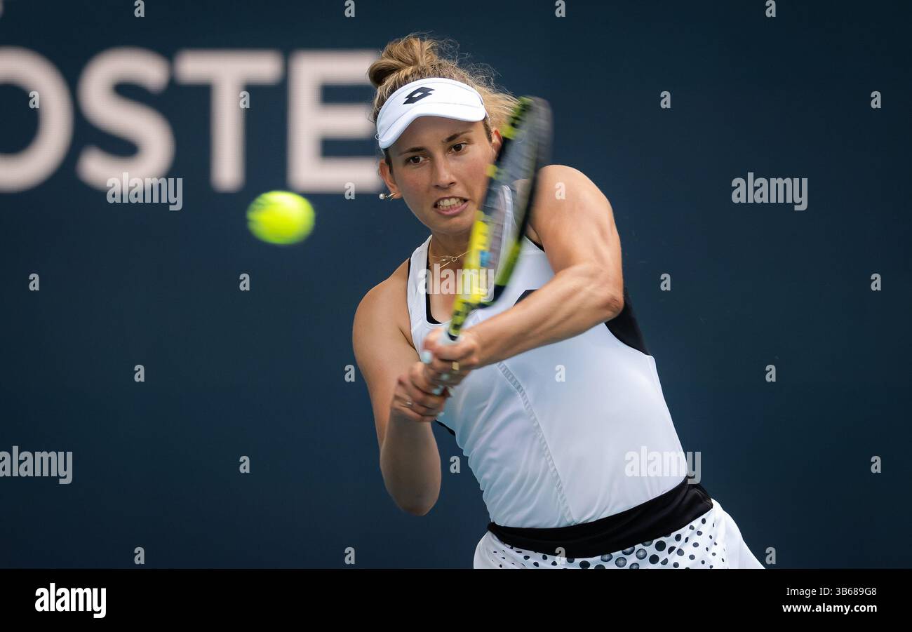1er avril 2022, MIAMI, FLORIDE, ÉTATS-UNIS : Elise Mertens, de Belgique, en action lors de la demi-finale du tournoi de tennis WTA 1000 de Miami Open 2022 (crédit image : © Rob Prange/AFP7 via ZUMA Press Wire) Banque D'Images