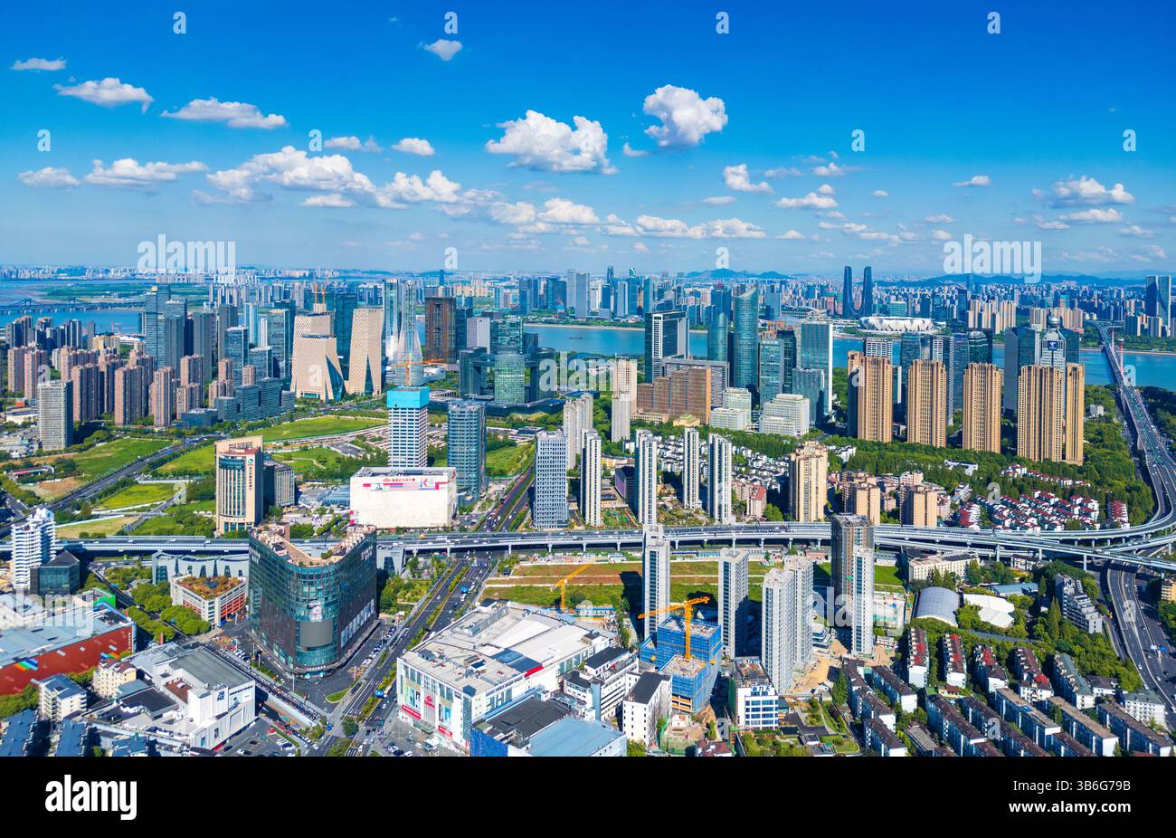 Vue aérienne de la nouvelle ville de QIANJIANG, Hangzhou, Zhejiang, Chine Banque D'Images