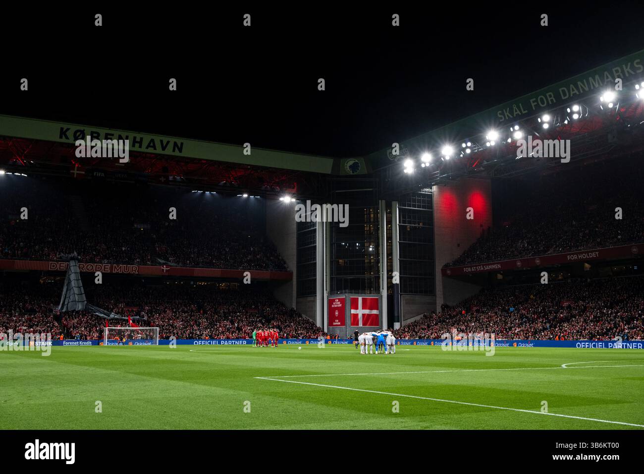 23 mars 2024, Copenhague, null, Danemark : Copenhague, Danemark. 23 mars 2024. Les joueurs des deux équipes sont prêts pour le match amical de football entre le Danemark et la Suisse à Parken à Copenhague. (Crédit image : © Gonzales photo/Gonzales photo via ZUMA Press) Banque D'Images