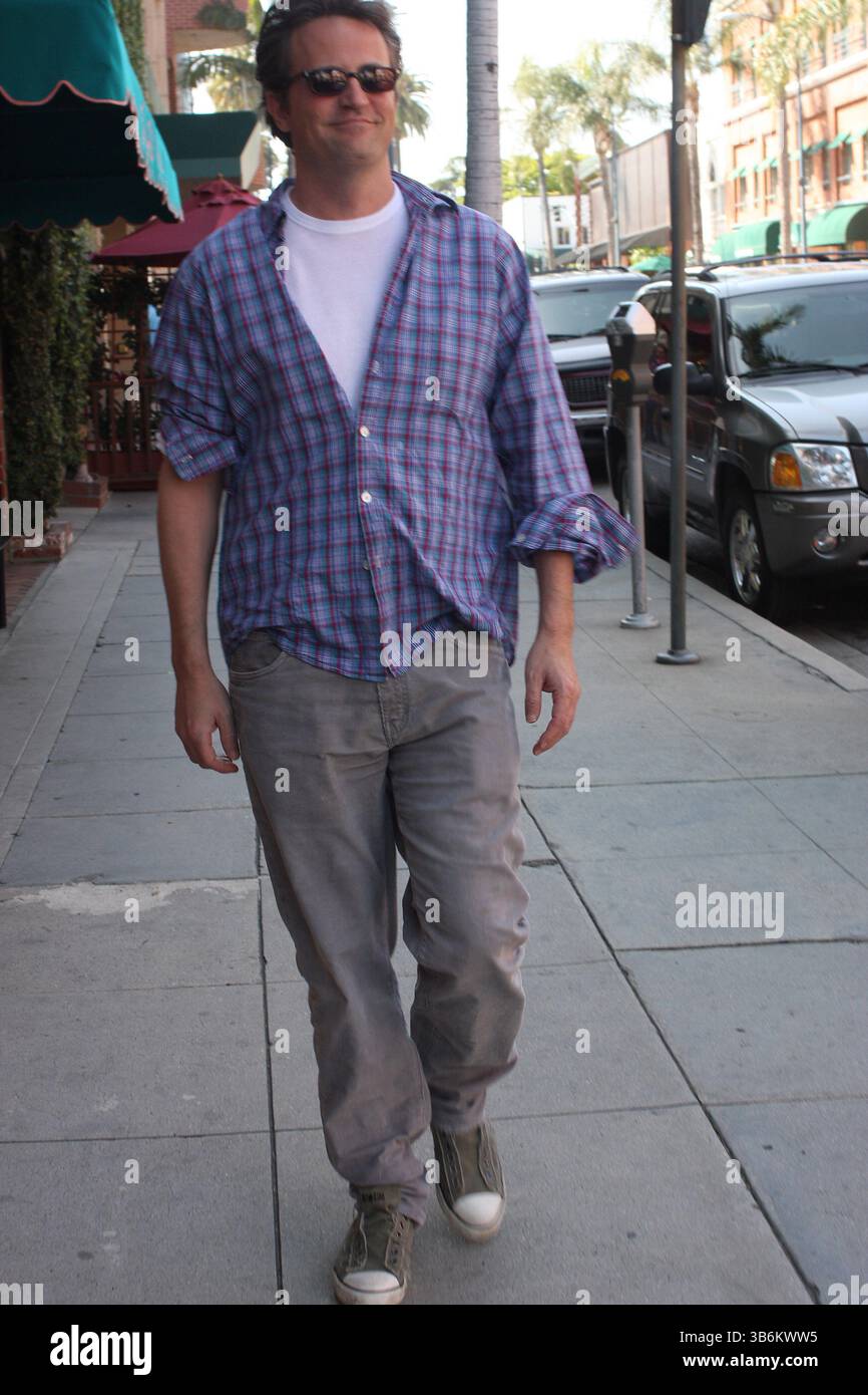LOS ANGELES, CA - 24 MAI : L'acteur Matthew Perry fait ses courses chez Gabriel. Le 24 mai 2010 à Los Angeles, Californie. ..People : Matthew Perry. (Crédit image : © SMG via ZUMA Press Wire) Banque D'Images