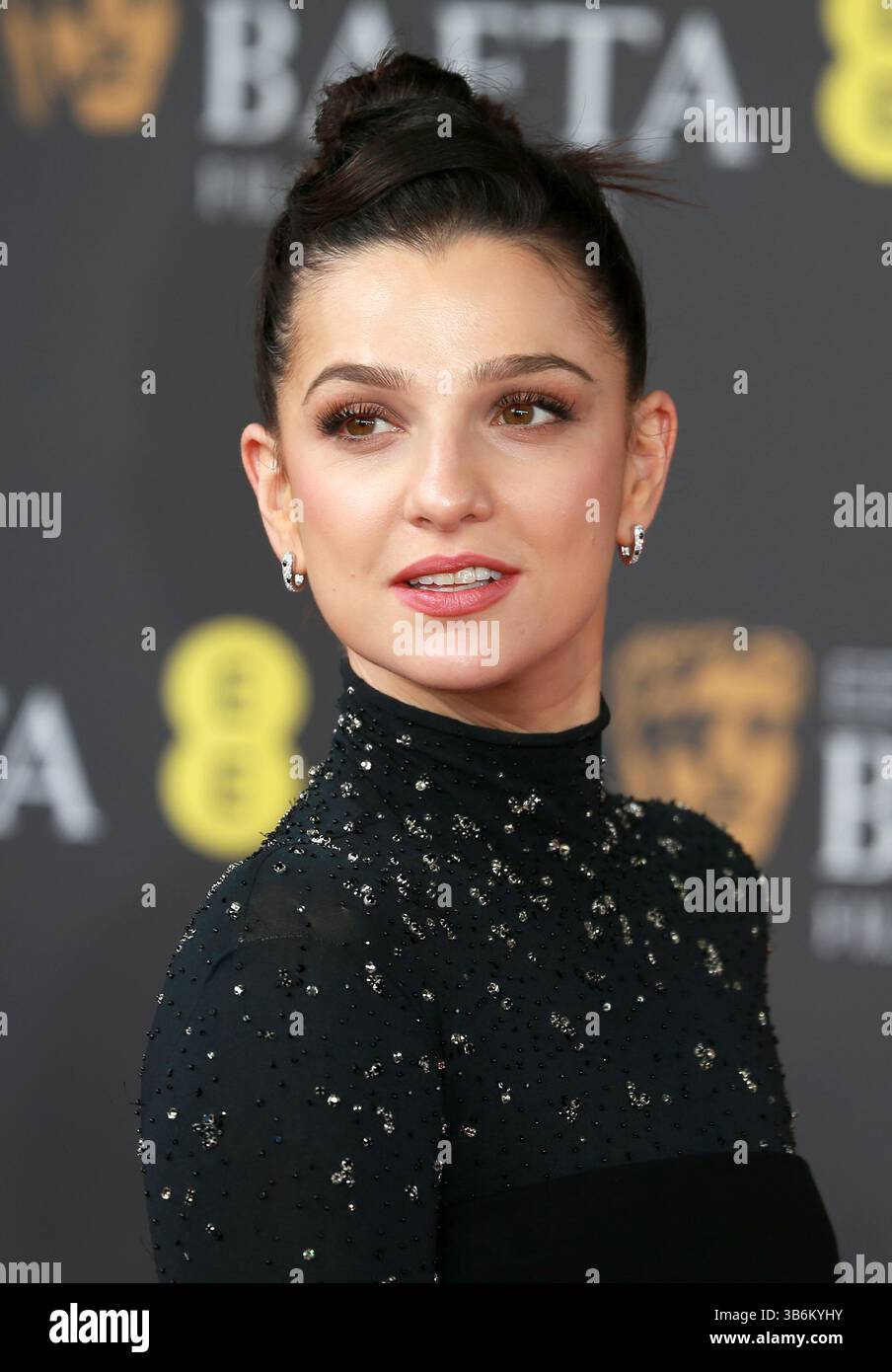 18 février 2024, Londres, Royaume-Uni : Marisa Abela participe aux EE BAFTA film Awards 2024 au Royal Festival Hall de Londres. (Crédit image : © Fred Duval/SOPA images via ZUMA Press Wire) Banque D'Images