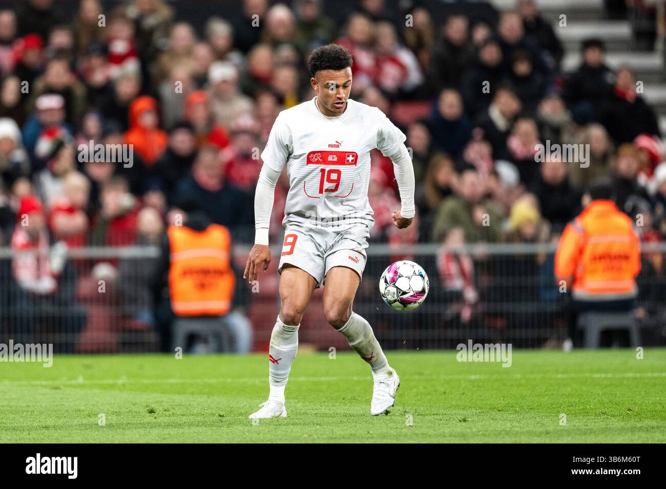 23 mars 2024, Copenhague, null, Danemark : Copenhague, Danemark. 23 mars 2024. Dan Ndoye (19 ans) de Suisse vu lors du match amical de football entre le Danemark et la Suisse à Parken à Copenhague. (Crédit image : © Gonzales photo/Gonzales photo via ZUMA Press) Banque D'Images
