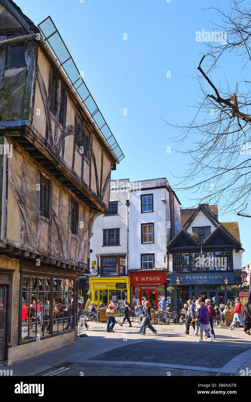 Ship Street et Cornmarket Street dans le centre-ville d'Oxford Banque D'Images