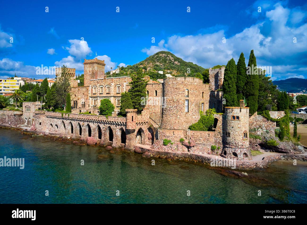 France, Alpes-Maritimes, Mandelieu-la-Napoule, Château de la Napoule (XIIe-XIXe siècle) au bord de la mer Banque D'Images