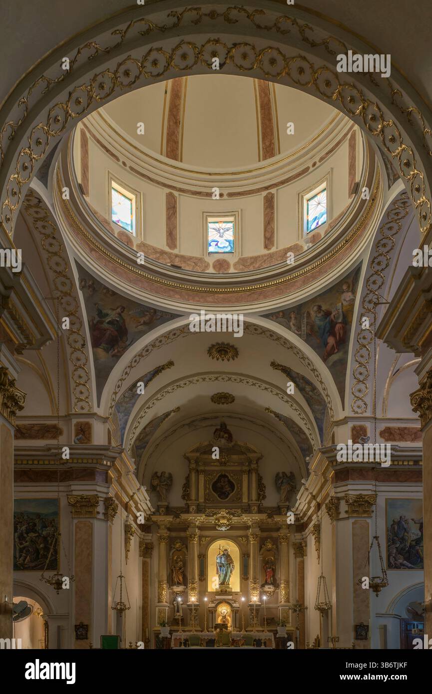 Intérieur de l'église paroissiale de Montanejos, dédiée à l'apôtre Santiago, saint patron de la ville, 18ème siècle, Castello, Communauté valencienne. Banque D'Images