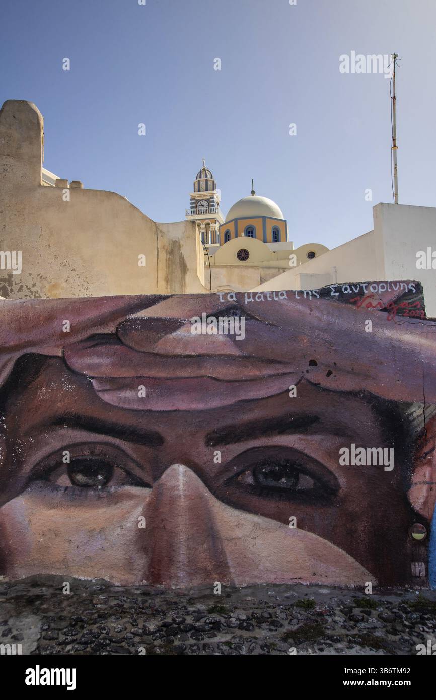 Détail d'un portrait, yeux et nez, peinture sur un mur blanc, derrière l'église, Fira, île Santorin, Cyclades, Grèce, Europe Banque D'Images