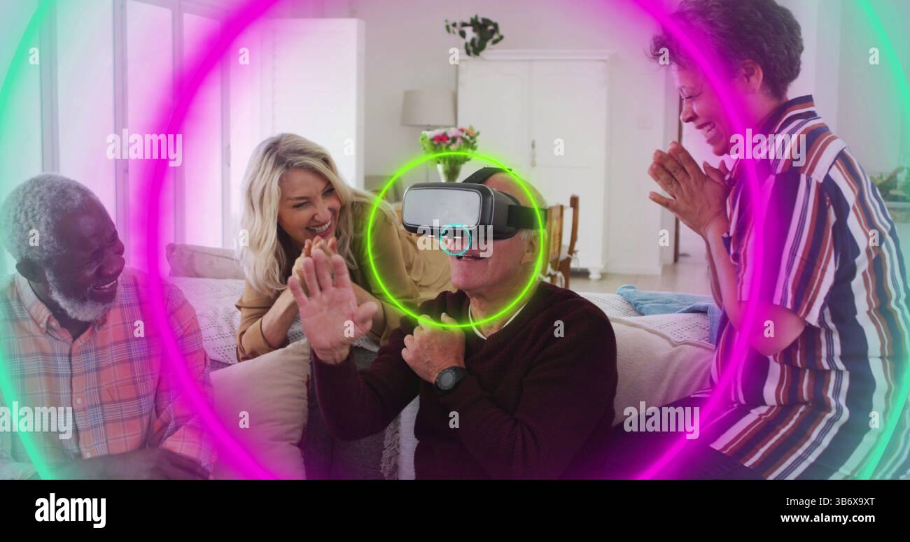 Image de cercles de néon sur divers groupes de personnes âgées utilisant un casque vr Banque D'Images