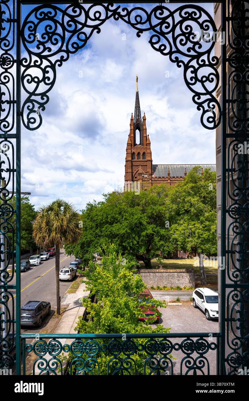 CATHÉDRALE SAINT-JEAN-BAPTISTE (1850 RECONSTRUITE EN 1907) CHARLESTON CAROLINE DU SUD ÉTATS-UNIS Banque D'Images CATHÉDRALE SAINT-JEAN-BAPTISTE (1850 RECONSTRUITE EN 1907) CHARLESTON CAROLINE DU SUD ÉTATS-UNIS Banque D'Images