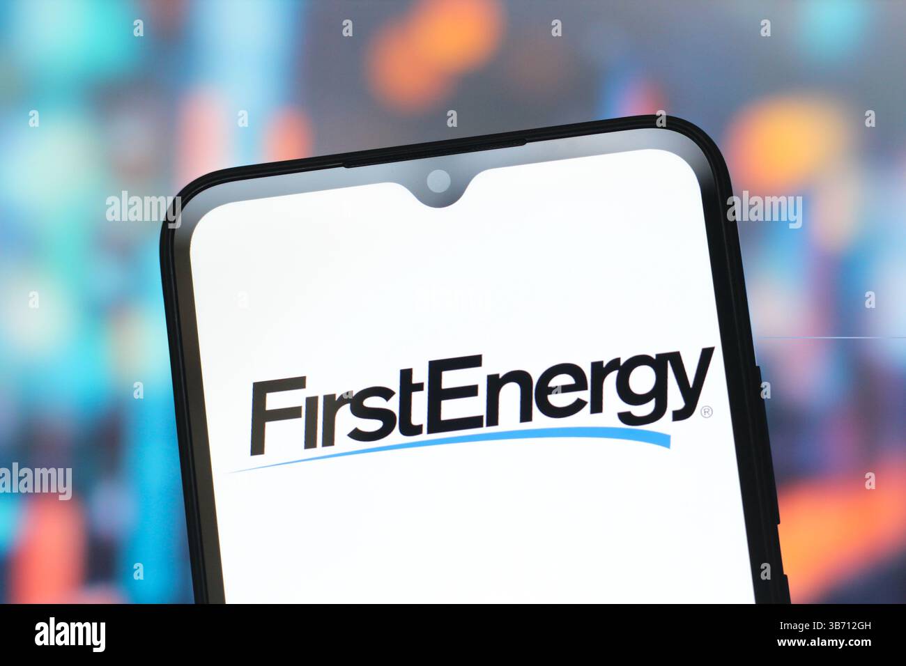 Canada. 4 mai 2025. Dans cette illustration photo, le logo FirstEnergy Corporation est affiché sur l'écran d'un smartphone. (Crédit image : © Thomas Fuller/SOPA images via ZUMA Press Wire) USAGE ÉDITORIAL SEULEMENT ! Non destiné à UN USAGE commercial ! Banque D'Images