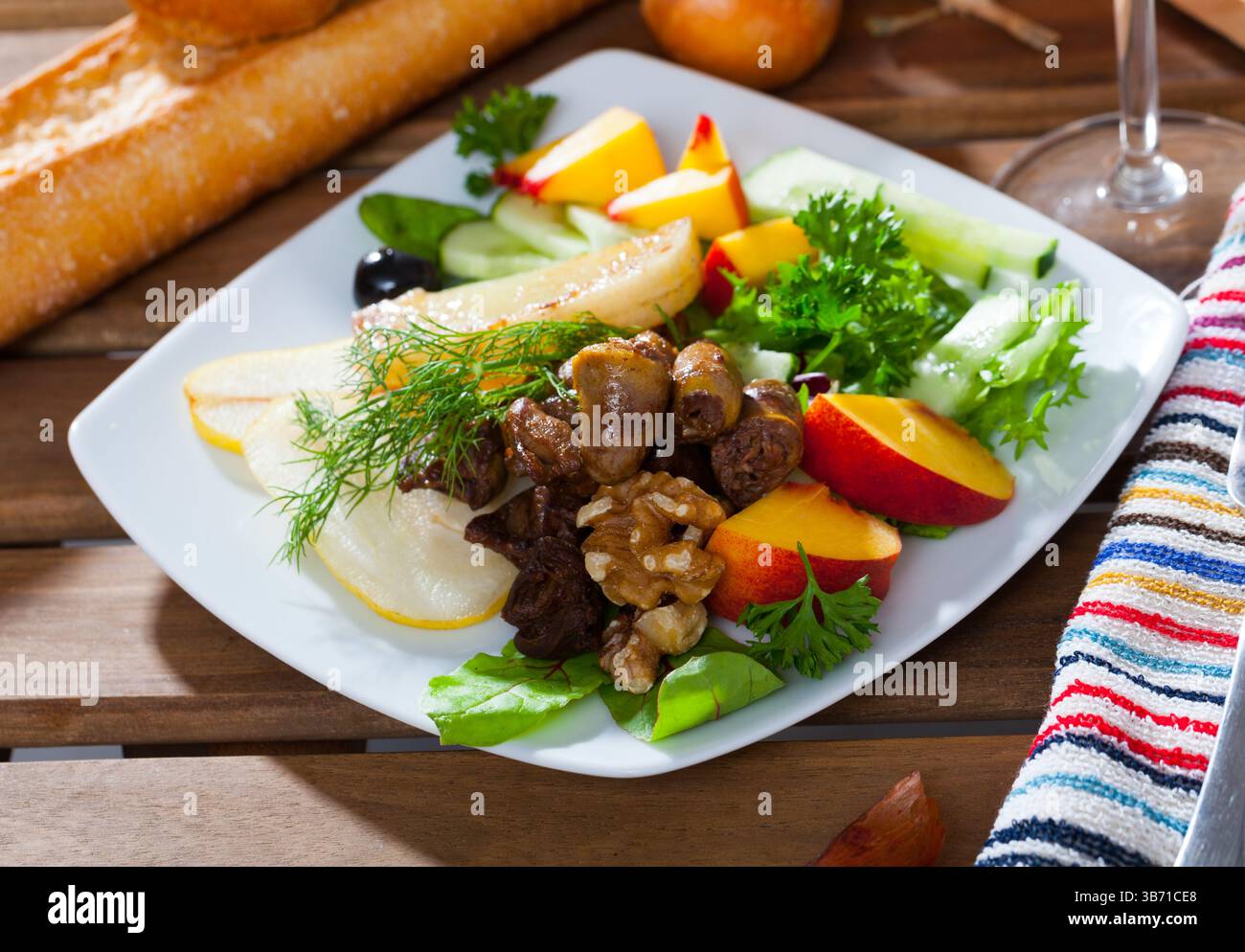 Salade saine aux coeurs de poulet Banque D'Images