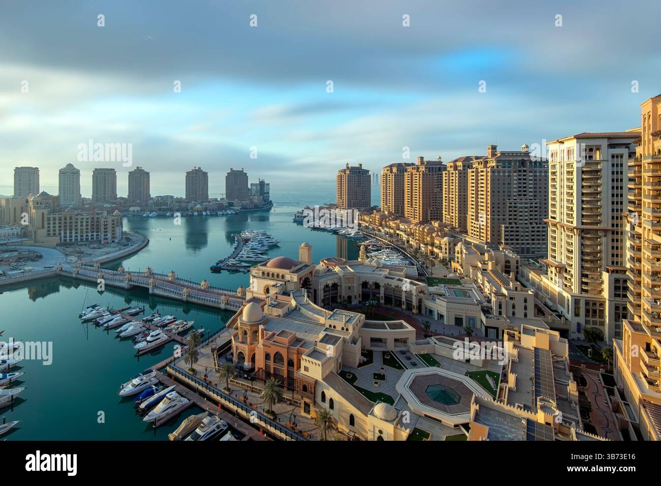 Vue aérienne de Pearl Qatar Porto Arabia Doha Qatar Banque D'Images