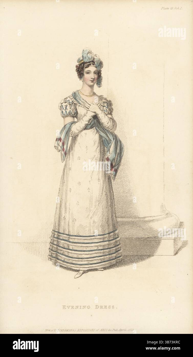 Femme en robe de soirée devant une colonne. Robe de gros de Naples blanc, épaulettes de satin van-dykes, jupe ourlée avec cinq rouleaus doubles. Écharpe de gaze bleue, écharpe sicilienne, cheveux en boucles avec des plumes bleues, collier de perles, gants pour enfants. Gravure sur cuivre colorée à la main par Thomas Uwins aka Arbiter Elegantiarum du Rudolph Ackermann's Repository of Arts, Strand, Londres, avril 1823. Banque D'Images