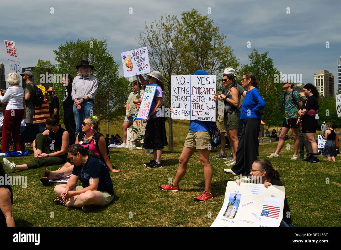 Personnes avec des signes de protestation à une manifestation politique Alabama Banque D'Images