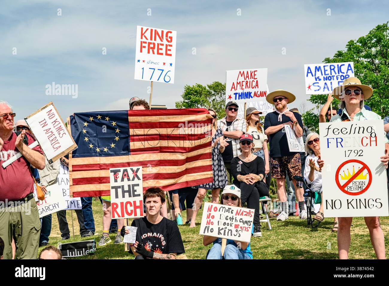 Personnes avec des signes de protestation à une manifestation politique Alabama Banque D'Images