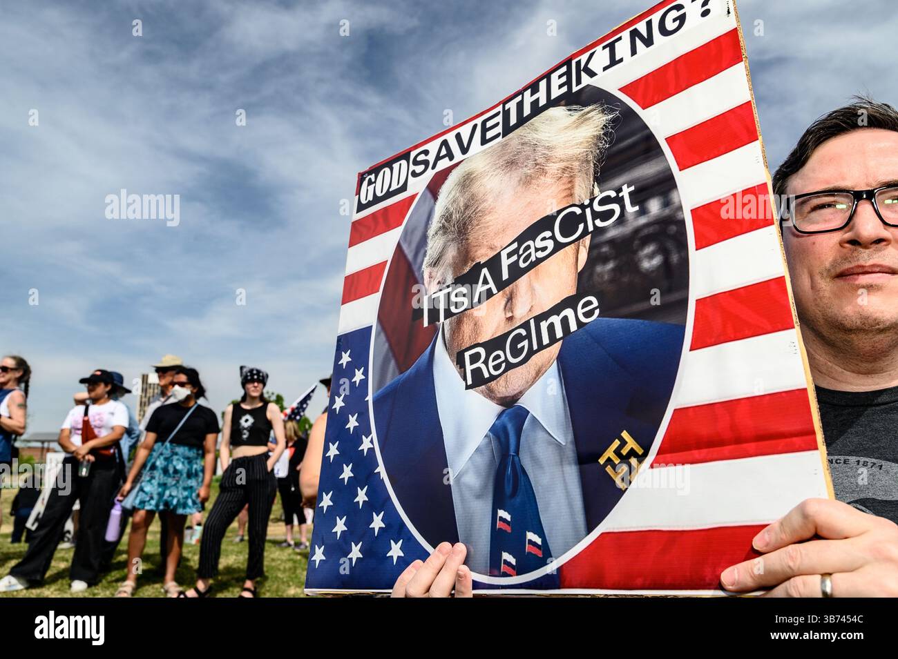 Personnes avec des signes de protestation à une manifestation politique Alabama Banque D'Images