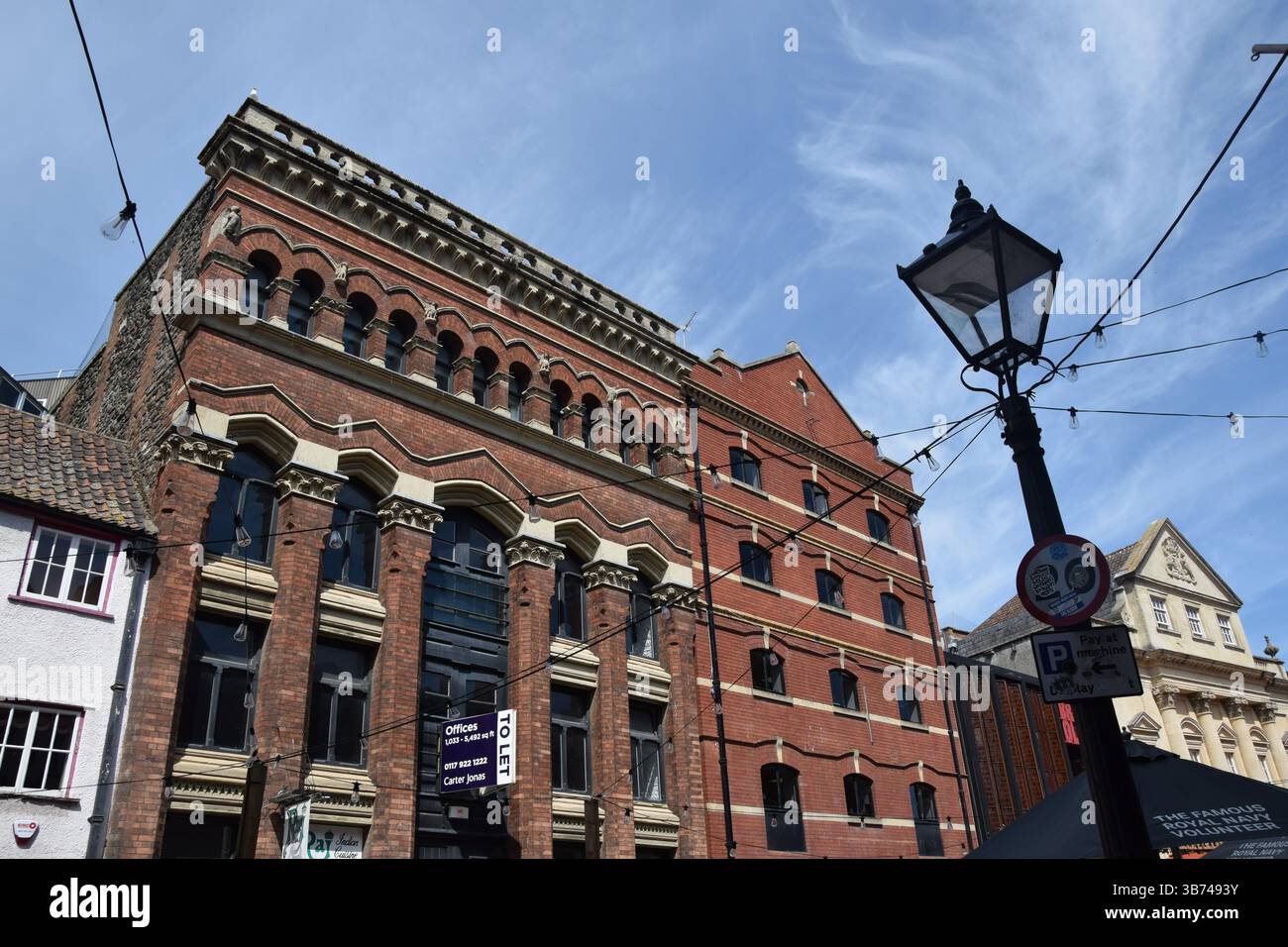 Historique King Street, attraction touristique majeure à Bristol, Angleterre, Royaume-Uni. Avril 30 2025. Banque D'Images