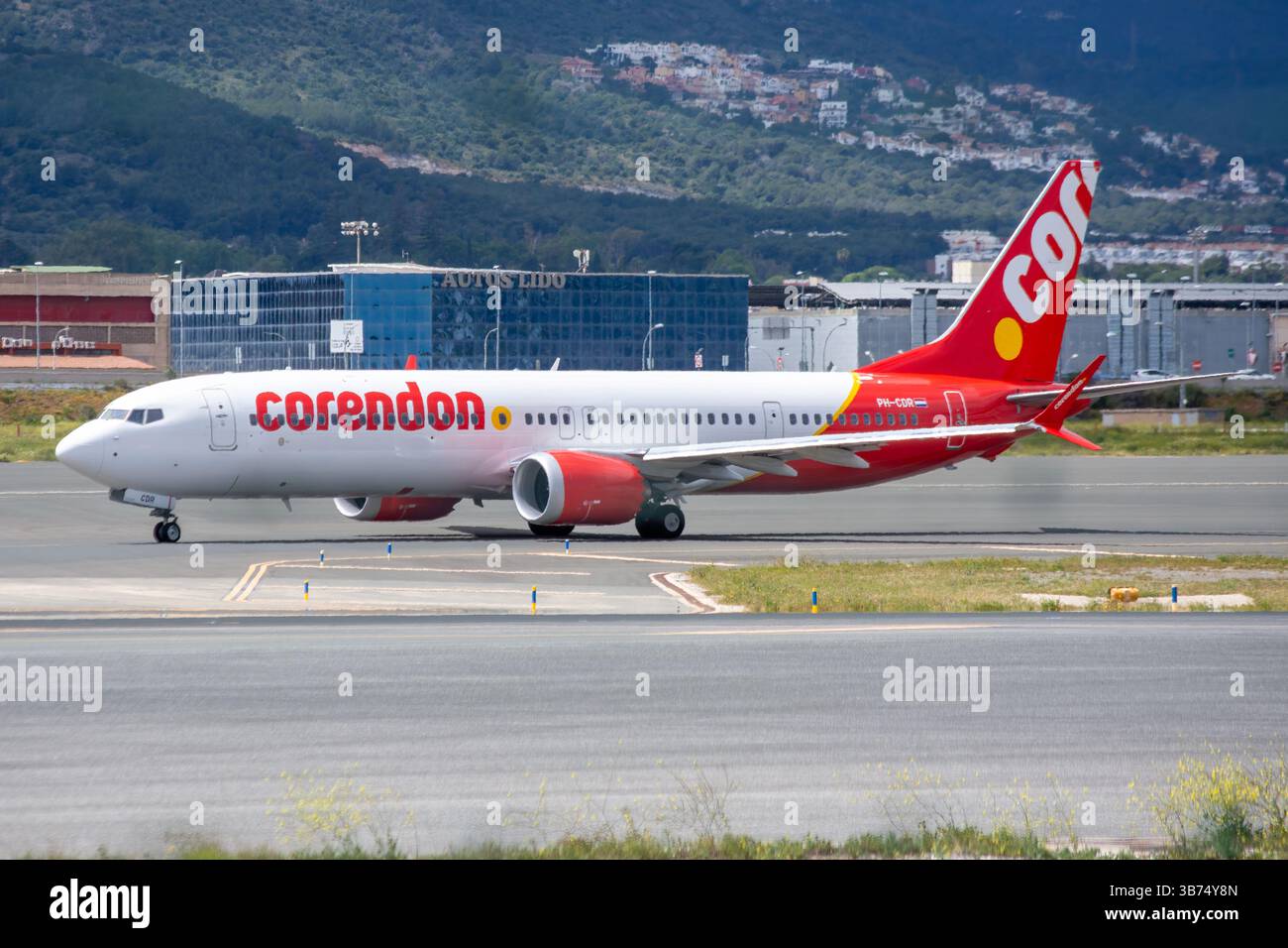 Avion de ligne moderne Boeing 737 9 MAX de Corendon Dutch Airlines à l'aéroport de Málaga Costa del sol, immatriculé pH-CDR. Banque D'Images
