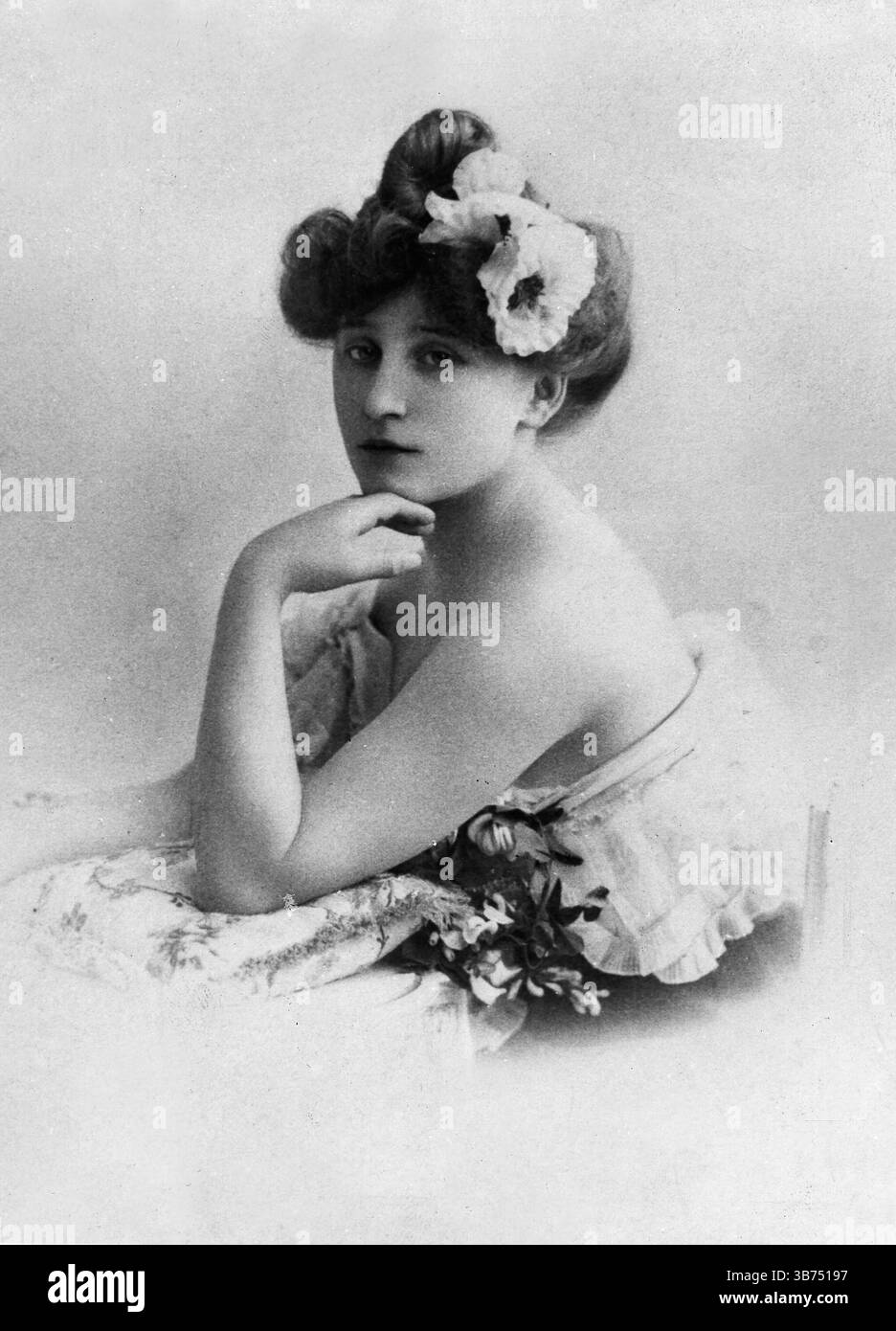 Portrait de Colette (1873-1954). Musée : COLLECTION PRIVÉE. Auteur : ANONYME. Banque D'Images