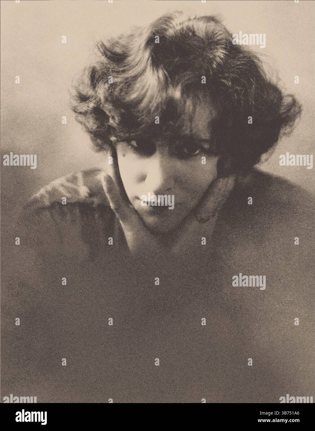 Portrait de Colette (1873-1954). Musée : COLLECTION PRIVÉE. Auteur : ANONYME. Banque D'Images