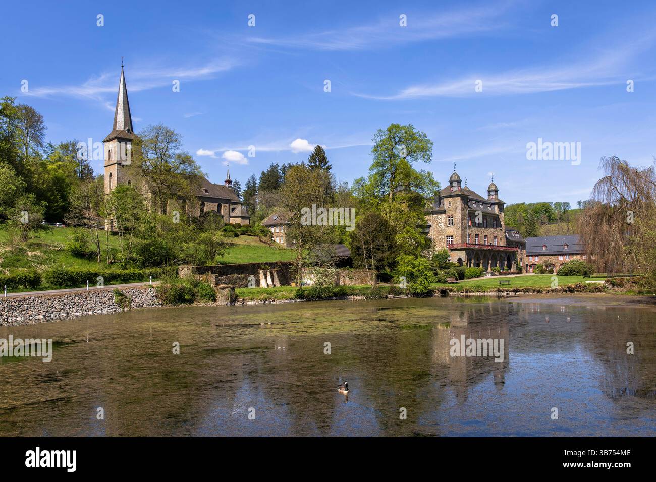 Château de Gimborn près de Marienheide, église de Jean-Baptiste, Bergisches Land, Rhénanie-du-Nord-Westphalie, Allemagne Schloss Gimborn BEI Marienheide, Kirche Banque D'Images