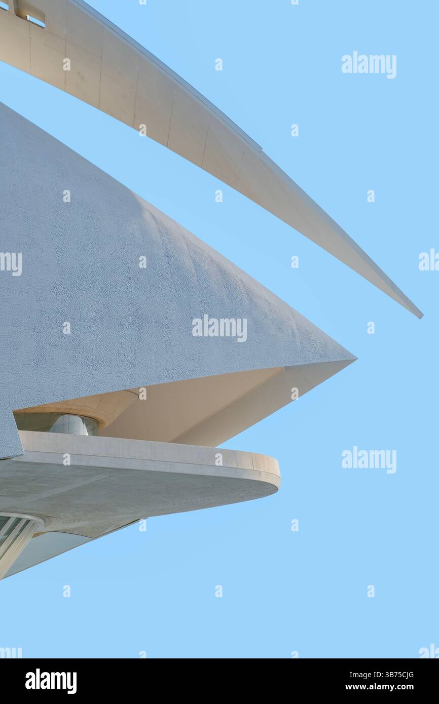 Façade de la construction Ciutat de les Arts i les ciences, détails architecturaux du Palais des Arts Architecture moderne de Santiago Calatrava à Valenc Banque D'Images