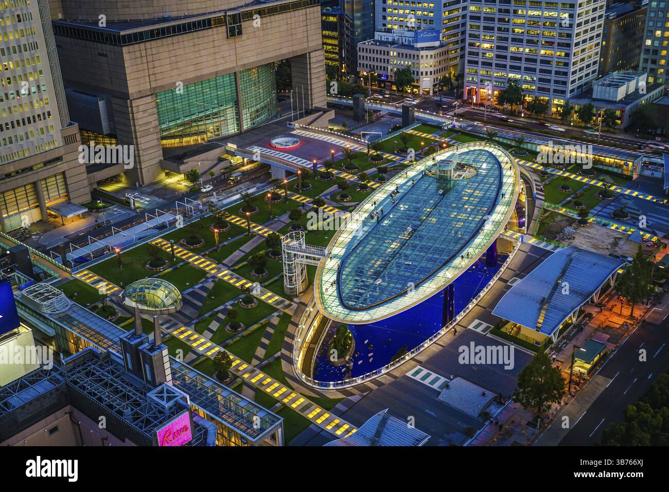 Oasis 21, visible depuis la tour de télévision de Nagoya. Lieu de tournage : préfecture d'Aichi, ville de Nagoya Banque D'Images