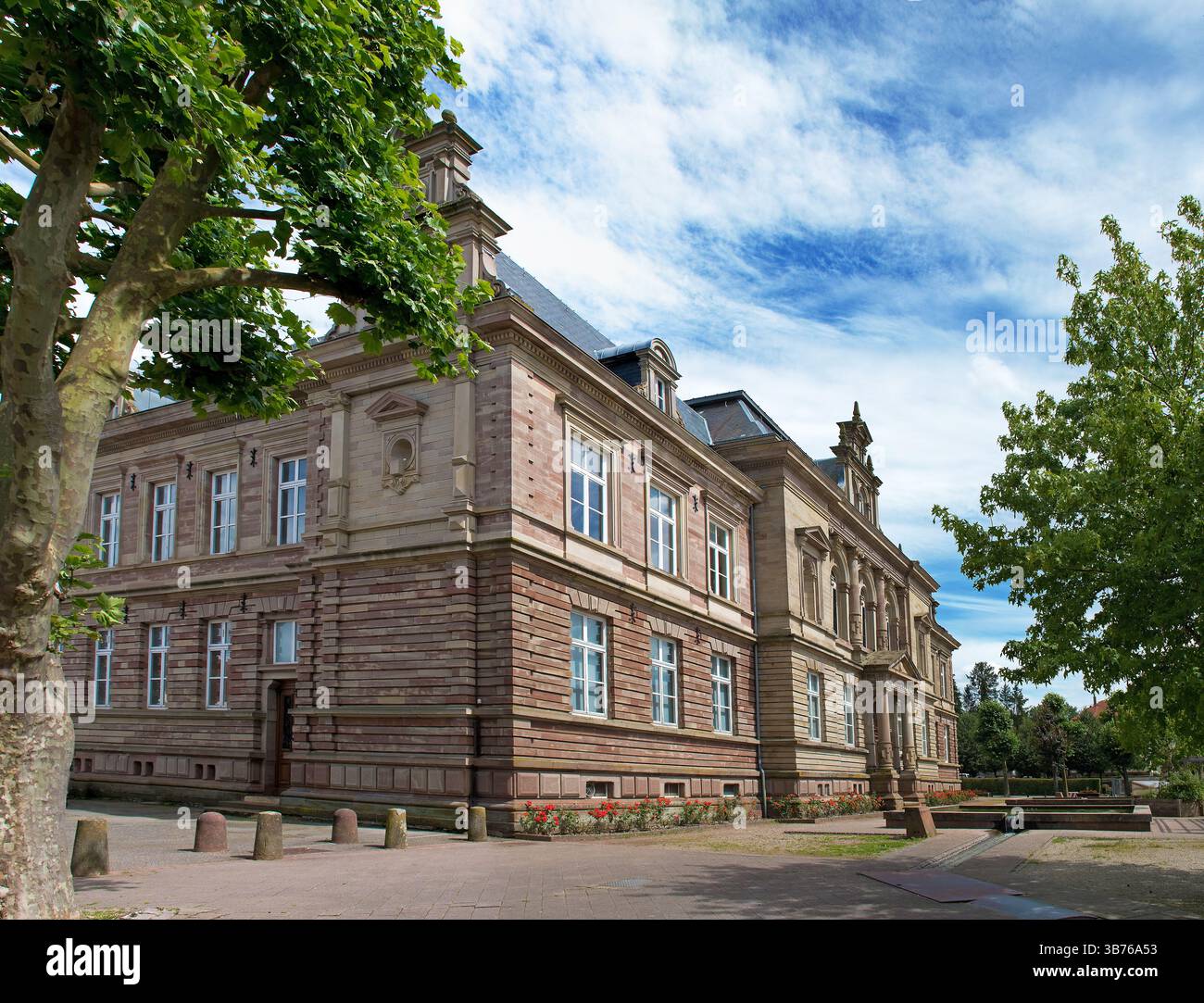 Bouxwiller, Grand est en France, école secondaire sur le site du château perdu Banque D'Images